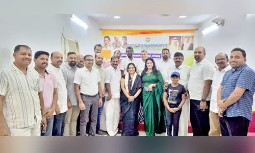 അ​ഡ്വ. വി​ബി​ത ബാ​ബു​വി​ന് സ്വീ​ക​ര​ണം ന​ൽ​കി