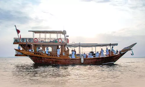 പാ​ട്ടും​പാ​ടി മീ​ൻ​പി​ടി​ച്ച് സെ​ൻ​യാ​ർ ഉ​ത്സ​വം