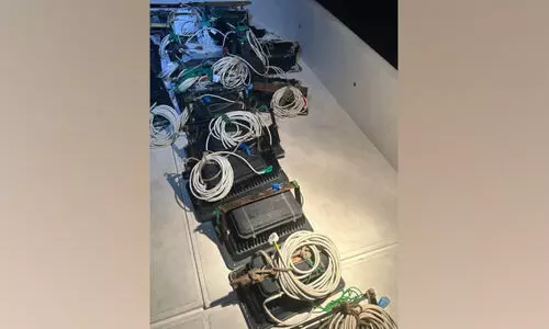 നി​രോ​ധി​ത ഫ്ലാ​ഷ് ലൈ​റ്റ്; കു​റ്റ​ക്കാ​ർ​ക്കെ​തി​രെ ന​ട​പ​ടി