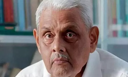 വിട പറഞ്ഞത് പെരുമാക്കന്മാരുടെ ചരിത്രകാരൻ