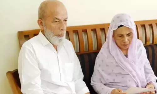 കോഴിക്കോട് പാക് പൗരത്വമുള്ളവർ രാജ്യം വിടണമെന്ന് ആവശ്യപ്പെട്ട് നൽകിയ നോട്ടീസ്  പിൻവലിച്ചു