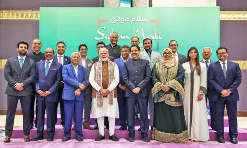 സൗ​ദി​യി​ൽ ന​രേ​ന്ദ്ര മോ​ദി​യു​മാ​യി കൂ​ടി​ക്കാ​ഴ്ച ന​ട​ത്തി അ​ലീ​ഷ മൂ​പ്പ​ൻ