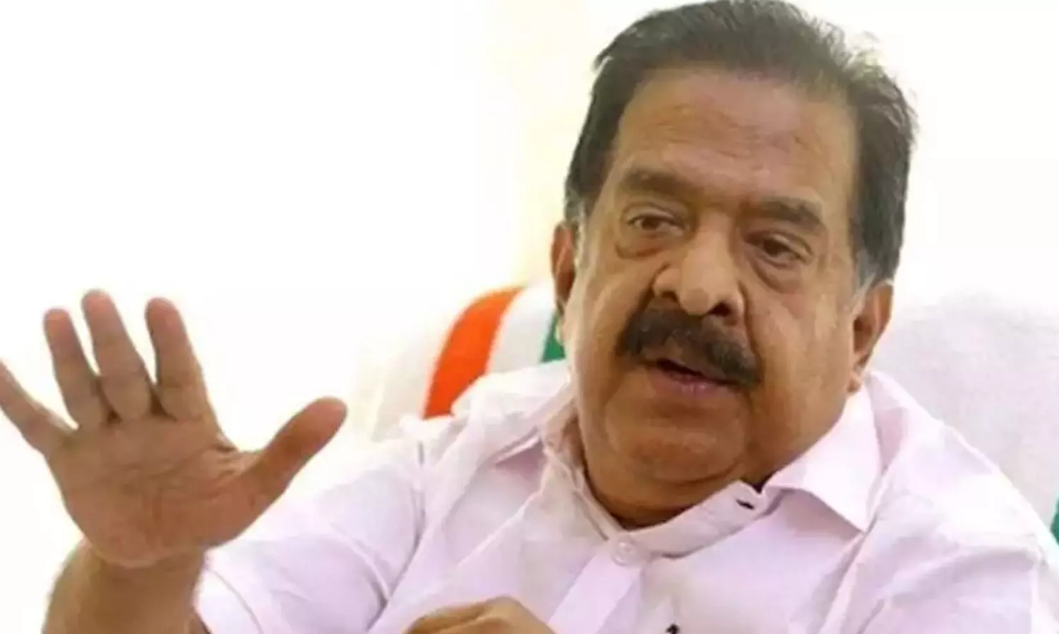 ഗവർണർമാരെ വിരുന്നിനു വിളിച്ചതിനു പിന്നിൽ രാഷ്ട്രീയ അന്തർധാര -ചെന്നിത്തല