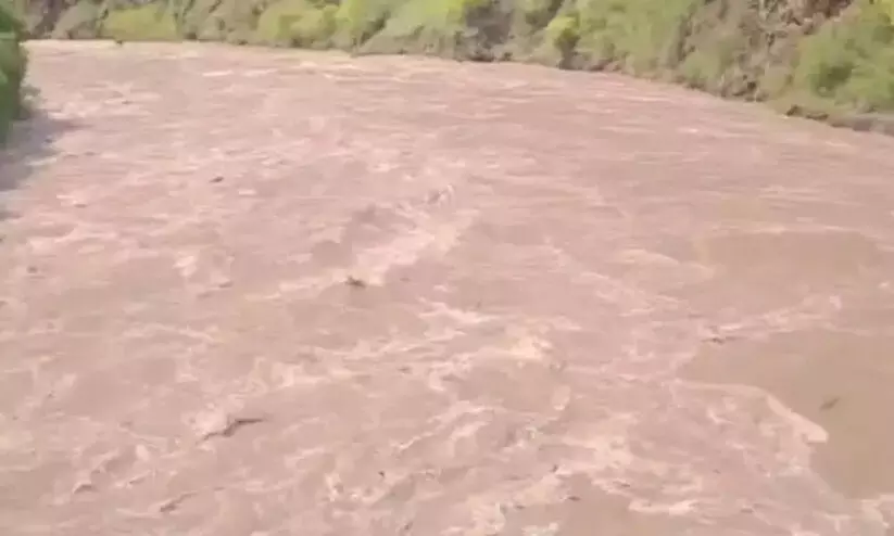 ഝലം നദിയിൽ ജലനിരപ്പുയർന്നു; പാക് അധീന കശ്മീരിൽ ആ​ശങ്ക, ഇന്ത്യ മുന്നറിയിപ്പിലാതെ ഡാം തുറന്നെന്ന് പാകിസ്താൻ