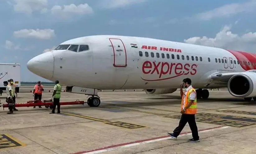 എയർ ഇന്ത്യാ എക്സ്പ്രസിന് സാങ്കേതിക തകരാർ എയർ ഇന്ത്യാ എക്സ്പ്രസിന് സാങ്കേതിക തകരാർ