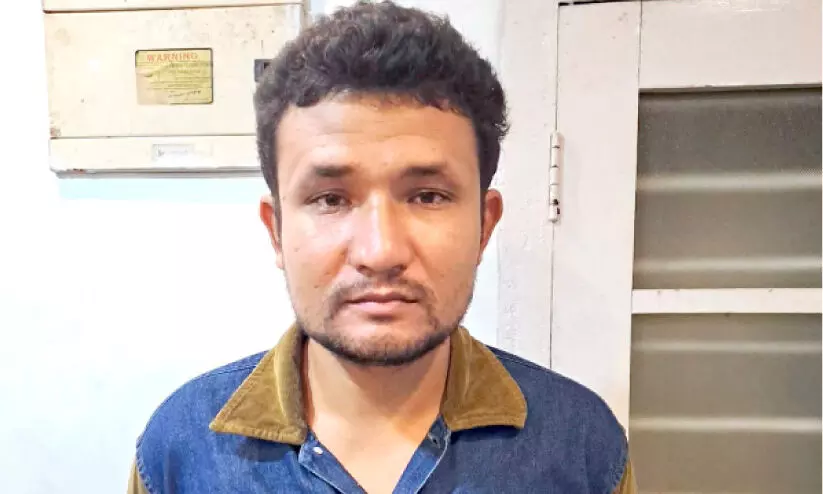 നാലര കിലോ കഞ്ചാവുമായി അസം സ്വദേശി അറസ്റ്റിൽ നാലര കിലോ കഞ്ചാവുമായി അസം സ്വദേശി അറസ്റ്റിൽ