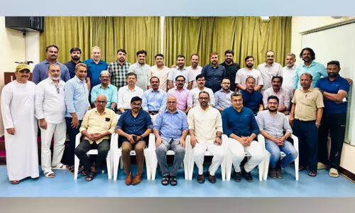 ഹാ​ജി​മാ​ര്‍ക്ക് യാ​ത്ര​യ​യ​പ്പ് നൽകി