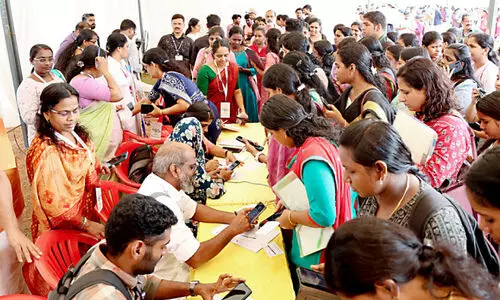 തൃശൂരിലെ തൊഴിൽപ്പൂരം; 151 തൊഴില്ദാതാക്കൾ, 577 മേഖലകൾ, 35,000 തൊഴിലുകൾ തൃശൂരിലെ തൊഴിൽപ്പൂരം; 151 തൊഴില്ദാതാക്കൾ, 577 മേഖലകൾ, 35,000 തൊഴിലുകൾ