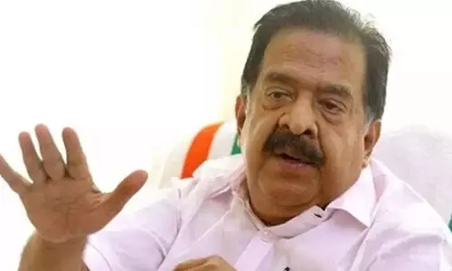 ഗവർണർമാരെ വിരുന്നിനു വിളിച്ചതിനു പിന്നിൽ രാഷ്ട്രീയ അന്തർധാര -ചെന്നിത്തല