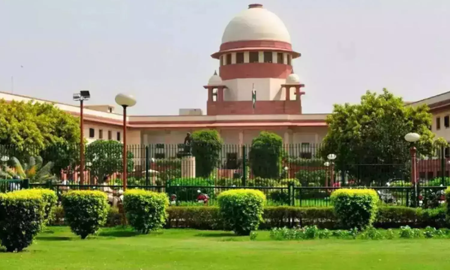 സാമൂഹ്യ മാധ്യമങ്ങളിലെയും ഒ.ടി.ടി പ്ലാറ്റ്ഫോമുകളിലെയും അശ്ലീല ഉള്ളടക്കത്തെ ഗൗരവത്തിലെടുക്കണം -സുപ്രീംകോടതി