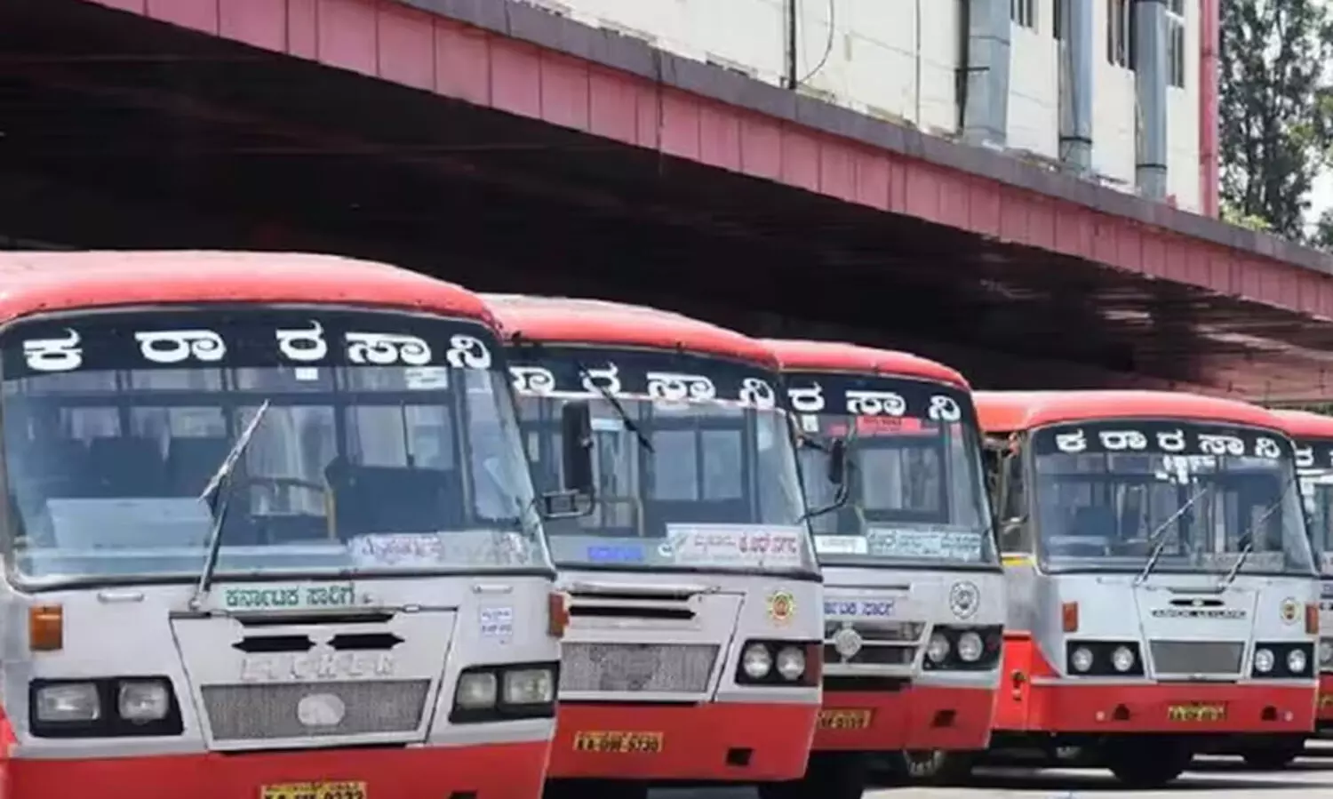 അപകടത്തിൽ കാൽ നഷ്ട്ടപ്പെട്ട കെ.എസ്.ആർ.ടി.സി ഡ്രൈവർക്ക് 25 ലക്ഷം രൂപ നഷ്ടപരിഹാരം നൽകി