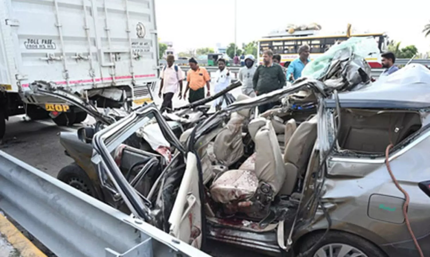 തിരുപ്പതിയിൽ വാഹനാപകടം; അഞ്ച് തീർത്ഥാടകർ മരിച്ചു