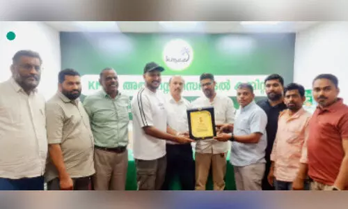 യു.​വി. ബാ​സ്വി​ത്തി​ന്​ കെ.​എം.​സി.​സി യാ​ത്ര​യ​യ​പ്പ് ന​ൽ​കി