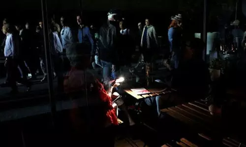 വൈദ്യുതി തടസ്സത്തിൽ വലഞ്ഞ് യൂറോപ്യൻ രാജ്യങ്ങൾ; റോഡ്, റെയിൽ, വിമാന സർവീസുകൾ തടസ്സപ്പെട്ടു