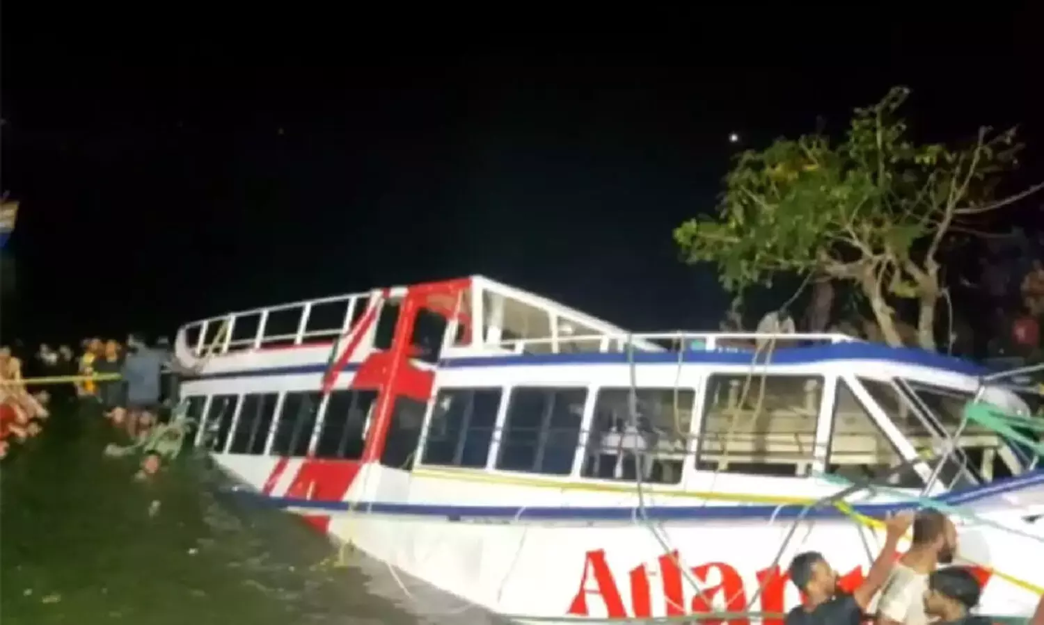 താനൂർ ബോട്ട് ദുരന്തം; ഉദ്യോഗസ്ഥതല വീഴ്ചയുണ്ടായെന്ന് കമീഷൻ അഭിഭാഷകൻ