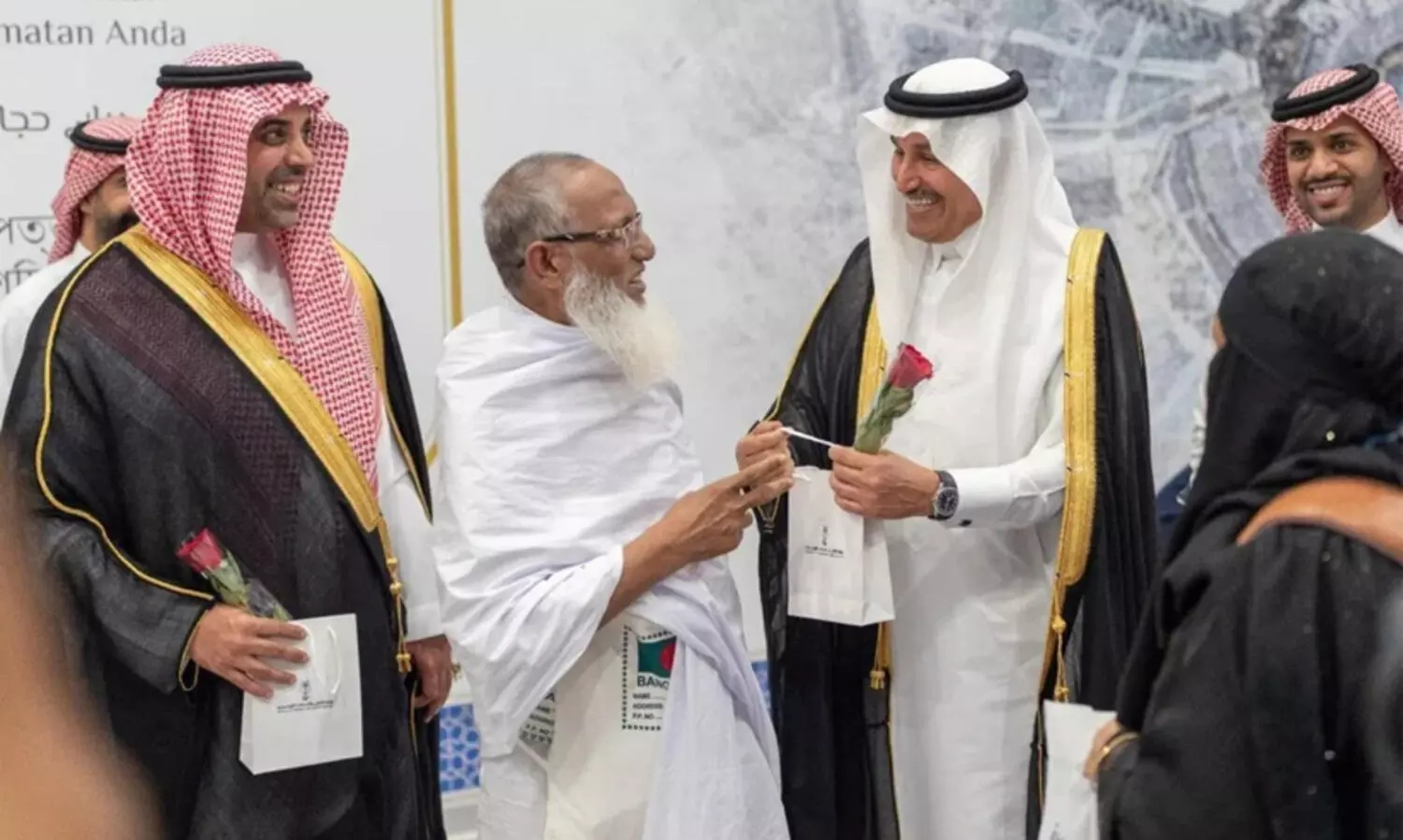 ജിദ്ദ വഴിയും ഹജ്ജ്​ തീർഥാടകർ എത്തിത്തുടങ്ങി, ആദ്യമെത്തിയത്​ ബംഗ്ലാദേശി സംഘം