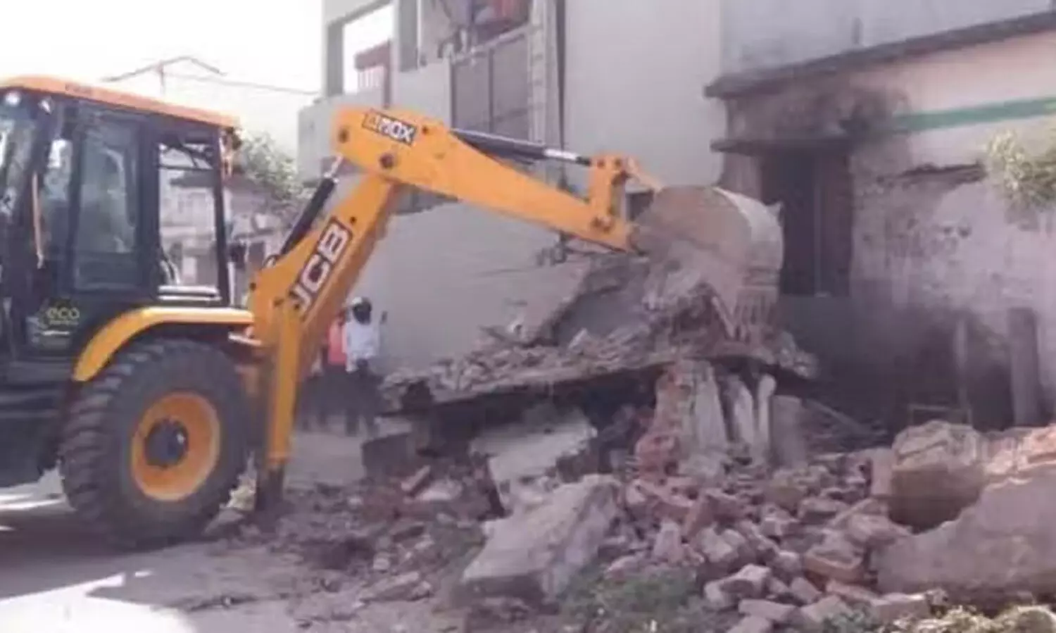 യു.പിയിൽ മദ്റസകൾക്കും പള്ളികൾക്കും എതിരെ നടപടി