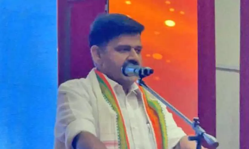 സ​ന്ദീ​പ് വാ​ര്യ​ര്‍ക്ക് സ്വീ​ക​ര​ണം ന​ല്‍കി റാ​ക് ഇ​ന്‍കാ​സ്