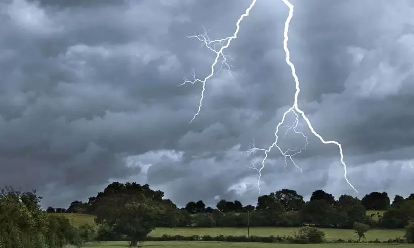 സംസ്ഥാനത്ത് ശക്തമായ മഴക്ക് ശമനം; ഇടിമിന്നലിനും കാറ്റിനും സാധ്യത