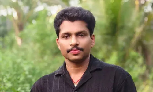 കോ​ഴി​ക്കോ​ട് വ​ട​ക​ര സ്വ​ദേ​ശി ഹൃ​ദ​യാ​ഘാ​തം മൂ​ലം മ​രി​ച്ചു