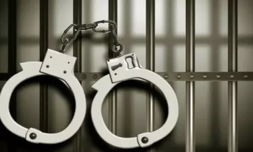 വ്യാ​ജ സോ​ഷ്യ​ൽ മീ​ഡി​യ അ​ക്കൗ​ണ്ട്: പ്ര​തി പി​ടി​യി​ൽ