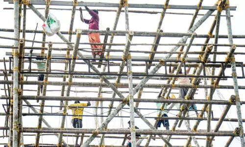 തൃ​ശൂ​ർ പൂ​രത്തിന് നാളെ കൊടിയേറും