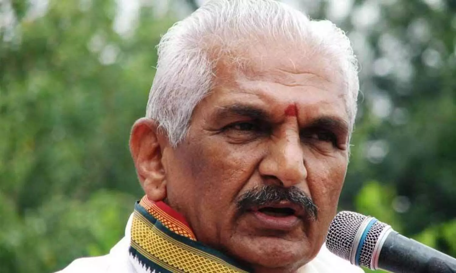 സ്വയ രക്ഷക്കായി ഹിന്ദുക്കൾ വാൾ കരുതണം; മക്കളുടെ വാനിറ്റി ബാഗില്‍ പൗഡറിനു പകരം കത്തി ഉറപ്പാക്കണം  -ആർ.എസ്.എസ് നേതാവ്