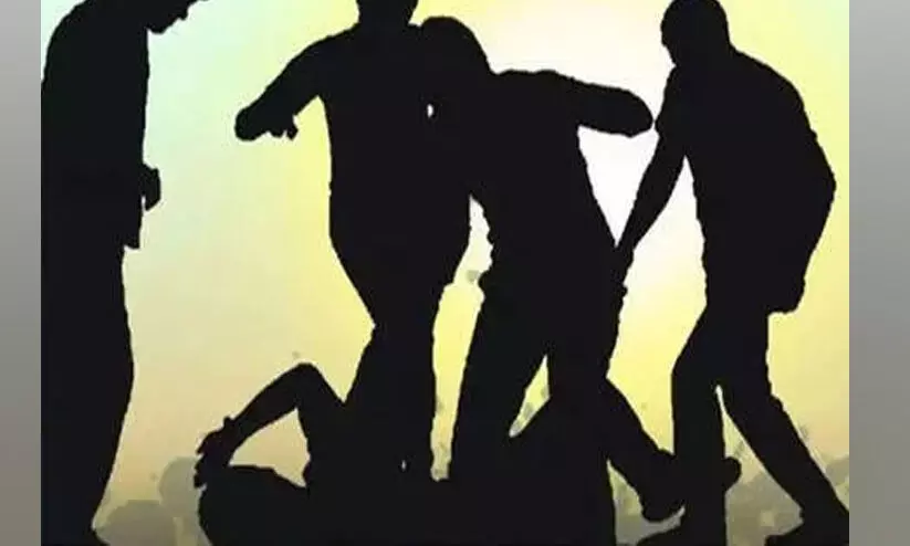 കൊടുവള്ളിയിൽ ഗുണ്ടാസംഘങ്ങളുടെ ആക്രമണം തുടർക്കഥ കൊടുവള്ളിയിൽ ഗുണ്ടാസംഘങ്ങളുടെ ആക്രമണം തുടർക്കഥ