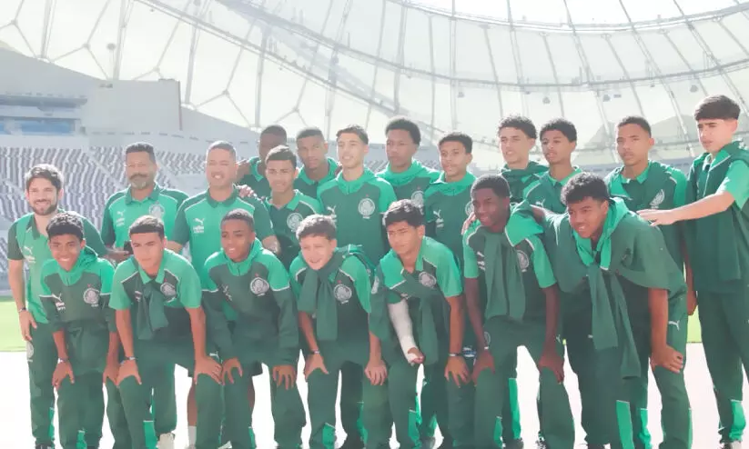 കളിയാവേശത്തിനു മുമ്പേ കൗമാരക്കാരെത്തി കളിയാവേശത്തിനു മുമ്പേ കൗമാരക്കാരെത്തി