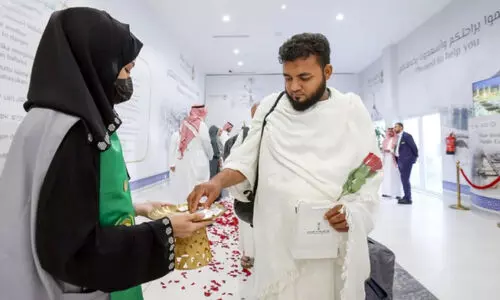 ജി​ദ്ദ വ​ഴി​യും ഹ​ജ്ജ്​ തീ​ർ​ഥാ​ട​ക​ർ എ​ത്തി​ത്തു​ട​ങ്ങി