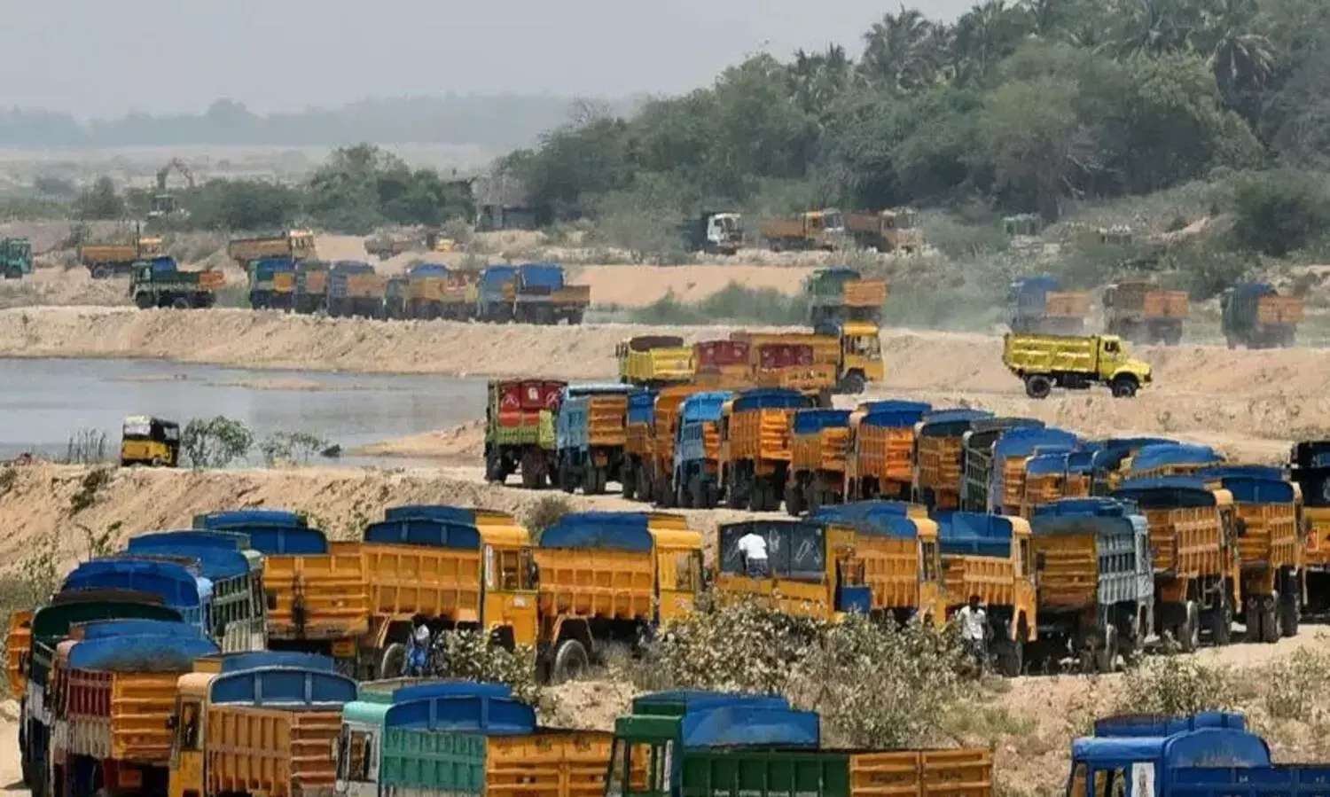 പ​രി​ശോ​ധ​ന​ക​ൾ​ക്ക് പു​ല്ലു​വി​ല; ത​മി​ഴ്നാ​ട്ടി​ലെ ക്വാ​റി ഉ​ൽ​പ​ന്ന​ങ്ങ​ൾ കേ​ര​ള​ത്തി​ലേ​ക്ക്
