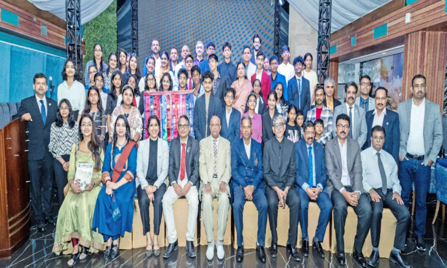 ടോ​സ്റ്റ്മാ​സ്റ്റേ​ഴ്സ് ക്ല​ബി​ന്റെ 500ാം മീ​റ്റി​ങ്ങും സ്ഥാ​പ​ന​ത്തി​ന്റെ 21ാം വാ​ർ​ഷി​ക ആ​ഘോ​ഷ​വും സം​ഘ​ടി​പ്പി​ച്ചു