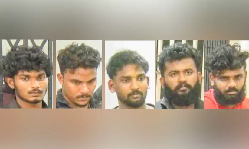 മോഷ്ടിച്ച ഗ്യാസ് സിലിണ്ടറുകളുമായി അഞ്ചംഗ സംഘം പിടിയിൽ