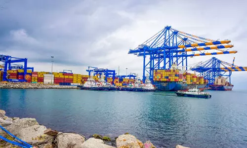 വിഴിഞ്ഞം തുറമുഖം; പ്ര​തി​ഷേ​ധ​ത്തി​ര, വി​വാ​ദ വേ​ലി​യേ​റ്റം ഒടുവിൽ യാഥാർഥ്യത്തിലേക്ക്