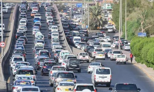 പു​തി​യ ഗ​താ​ഗ​ത നി​യ​മം വ​ൻ വി​ജ​യം നി​യ​മ​ലം​ഘ​ന​ങ്ങ​ൾ കു​ത്ത​നെ കു​റ​ഞ്ഞു