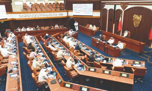 വൈ​ദ്യു​തി, ജ​ല ഫീ​സ് ഉ​യ​ർ​ത്ത​ൽ നി​ർ​ത്തി​വെ​ക്കാ​നു​ള്ള അ​ടി​യ​ന്ത​ര പ്ര​മേ​യം പാ​സാ​ക്കി പാ​ർ​ല​മെ​ന്‍റ്