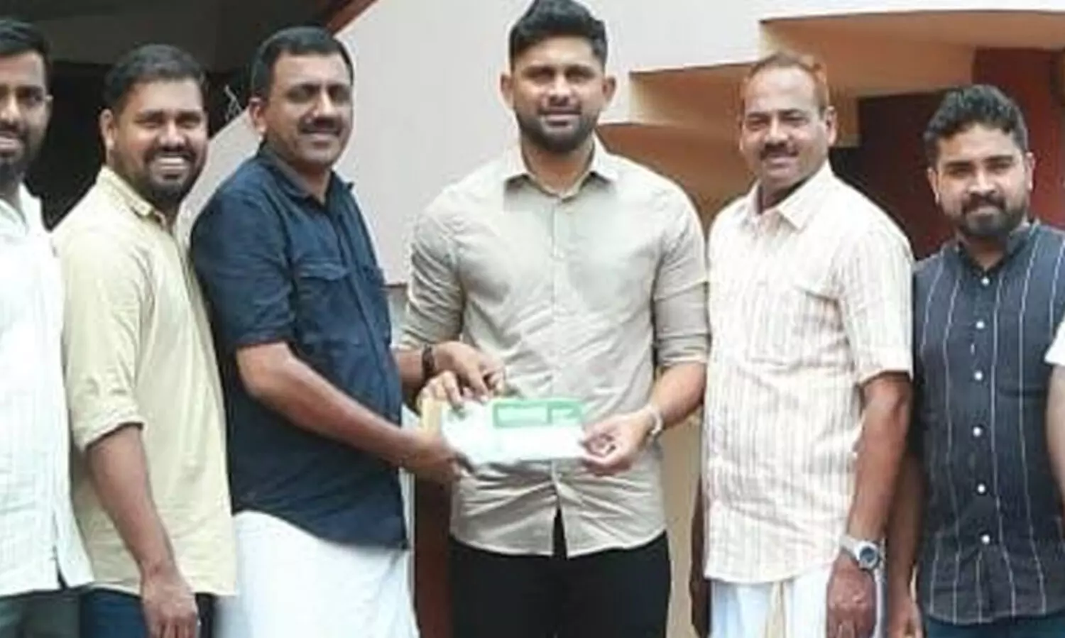 ഫുട്ബാൾ താരം അനസ് എടത്തൊടിക മുസ്‌ലിം യൂത്ത് ലീഗിൽ ചേർന്നു