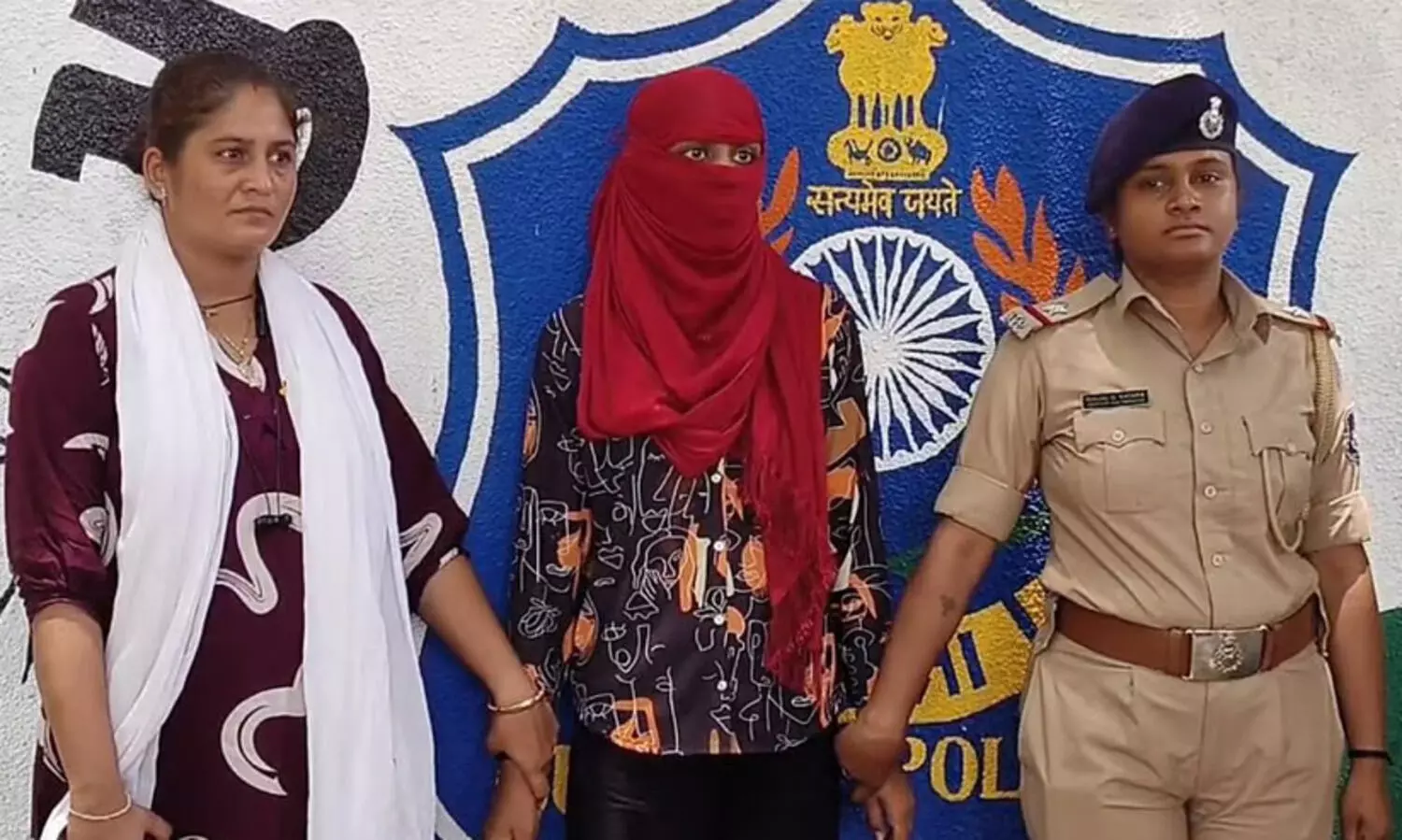 പതിമൂന്നുകാരനായ വിദ്യാർഥിയിൽ നിന്ന് ഗർഭിണിയായി അധ്യാപിക; പോക്സോ കേസ്