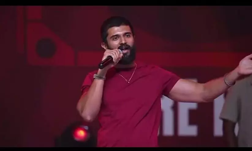 റെട്രോയുടെ പ്രമോഷനിടെ ആദിവാസി സമൂഹത്തെ അപമാനിച്ചു; വിജയ് ദേവരകൊണ്ടക്കെതിരെ പരാതി