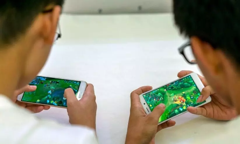 ആ​ഴ്ച​യി​ൽ ആ​റ് മ​ണി​ക്കൂ​ർ മൊ​ബൈ​ൽ ഗെ​യി​മി​ങ്; ജെ​ൻ സീകളിൽ ഗെ​യി​മി​ങ് അ​ഡി​ക്ഷ​ൻ?