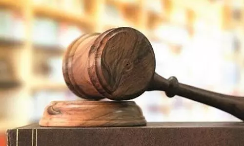 കോവിഡ് ബാധിതക്ക് ഇന്‍ഷുറന്‍സ് തടഞ്ഞു; കമ്പനി രണ്ടര ലക്ഷം നല്‍കണമെന്ന് ഉപഭോക്തൃ കമീഷന്‍