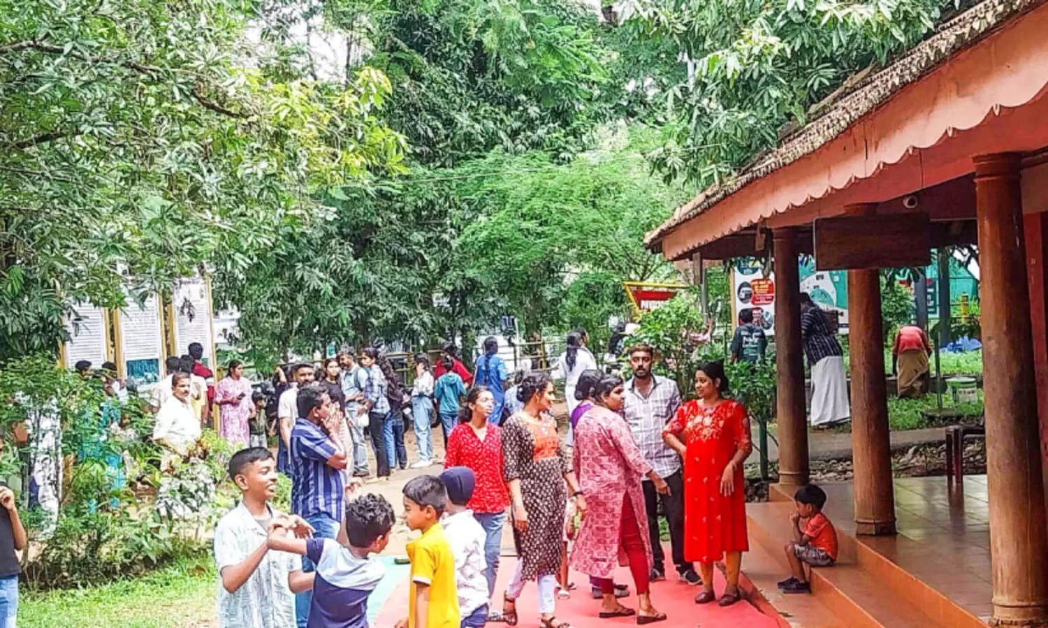 കോന്നി ഇക്കോ ടൂറിസം കേന്ദ്രം; ജോലി പുനഃക്രമീകരണം, പ്രതിസന്ധിയിൽ ജീവനക്കാർ