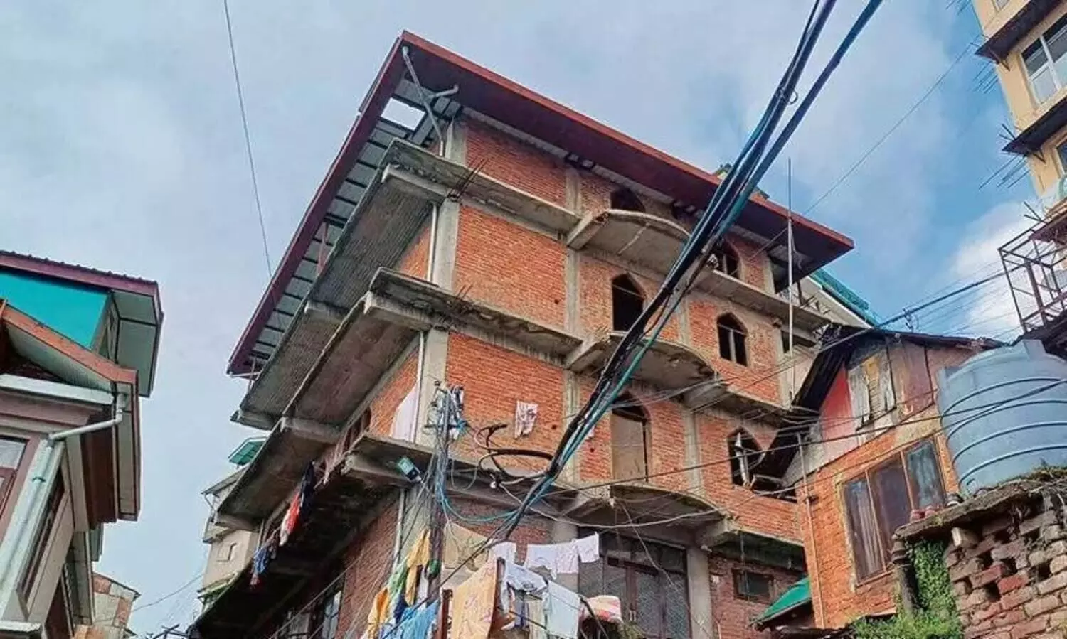 ഷിംല സഞ്ജൗലി മസ്ജിദ് പൊളിക്കാൻ ഉത്തരവ്; ചട്ടം ലംഘിച്ചാണ് നിർമാണമെന്ന് മു​നി​സി​പ്പ​ൽ കോ​ർ​പ​റേ​ഷ​ൻ