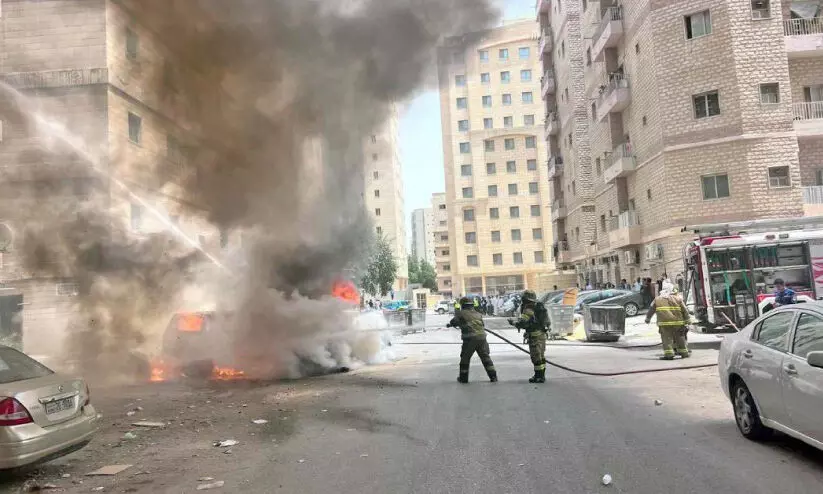 ഫ​ർ​വാ​നി​യ​യി​ൽ വാ​ഹ​ന​ങ്ങ​ൾ​ക്ക് തീ​പി​ടി​ച്ചു