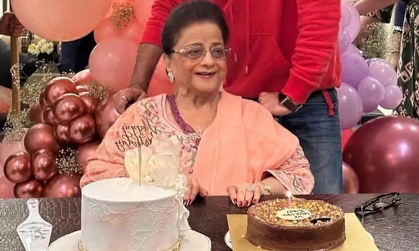 ബോണി കപൂറിന്റേയും അനില് കപൂറിന്റേയും അമ്മ നിര്മല് കപൂര് അന്തരിച്ചു ബോണി കപൂറിന്റേയും അനില് കപൂറിന്റേയും അമ്മ നിര്മല് കപൂര് അന്തരിച്ചു