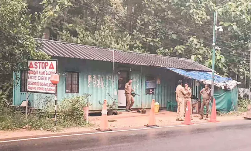 അടിസ്ഥാന സൗകര്യങ്ങളില്ല; വീർപ്പുമുട്ടി ആര്യങ്കാവിലെ എക്സൈസ് ‘കണ്ടെയ്നർ’ ചെക്പോസ്റ്റ്