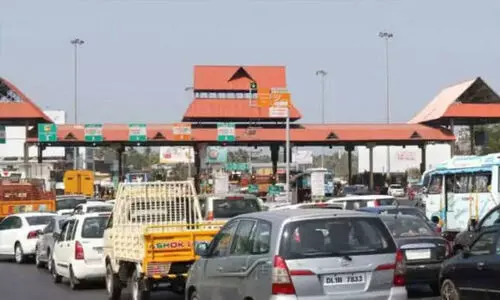 പാലിയേക്കര: വാഹനനിര 100 മീറ്റർ പിന്നിട്ടാൽ ടോൾ ഒഴിവാക്കി കടത്തിവിടണം -ഹൈകോടതി