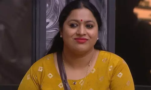 ചേർത്ത് വെച്ചാലും ചേരാത്ത ജീവിതത്തിൽ നിന്നും പിൻവാങ്ങുകയാണ്; വിവാഹമോചനം പ്രഖ്യാപിച്ച് ലക്ഷ്മിപ്രിയ, പിന്നാലെ പോസ്റ്റ് നീക്കി