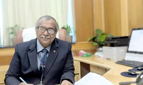 മ​ല​യാ​ളി​യാ​യ ഹ​രി​കു​മാ​ർ ബെ​ൽ ഡ​യ​റ​ക്ട​റാ​യി ചു​മ​ത​ല​യേ​റ്റു