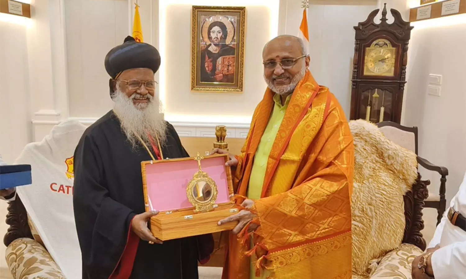 മഹാരാഷ്ട്ര ​ഗവർണർ മലങ്കര സഭ ആസ്ഥാനം സന്ദർശിച്ചു; കാതോലിക്കാബാവായുമായി കൂടിക്കാഴ്ച നടത്തി